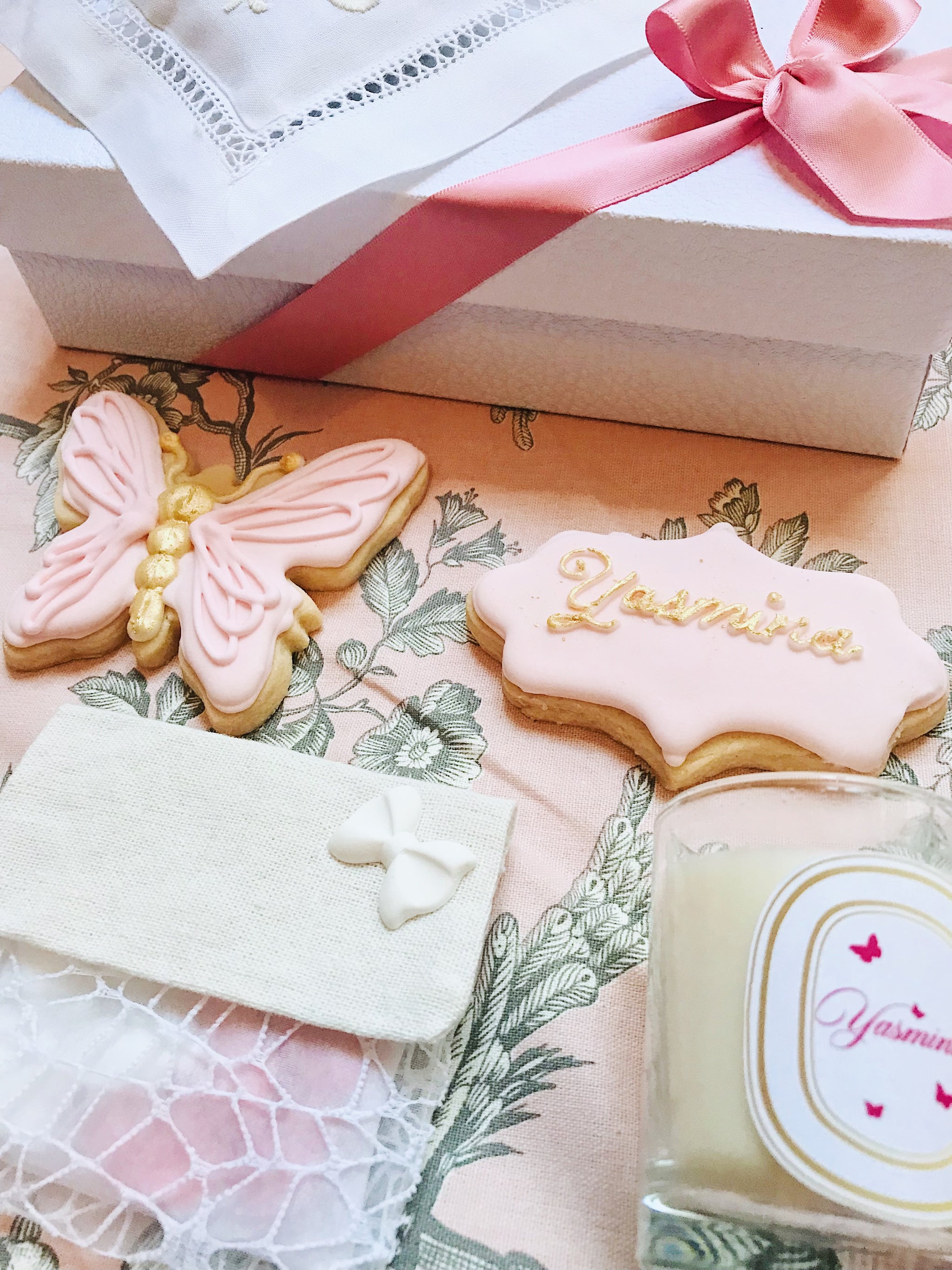 La Baby Shower à la Française : Tendances, Gourmandises et Cadeaux Personnalisés