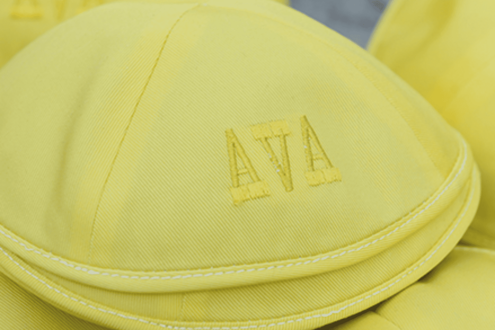 Kippa jaune personnalisée brodée avec initiales pour mariage et Bar Mitsvah