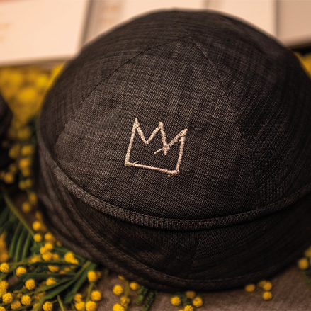 Kippa Premium Noire Brodée Couronne