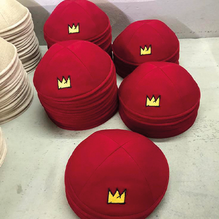 Kippa Premium Rouge Brodée Couronne