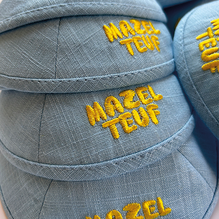Kippa en Lin Bleu Ciel Brodée « Mazel Teuf »