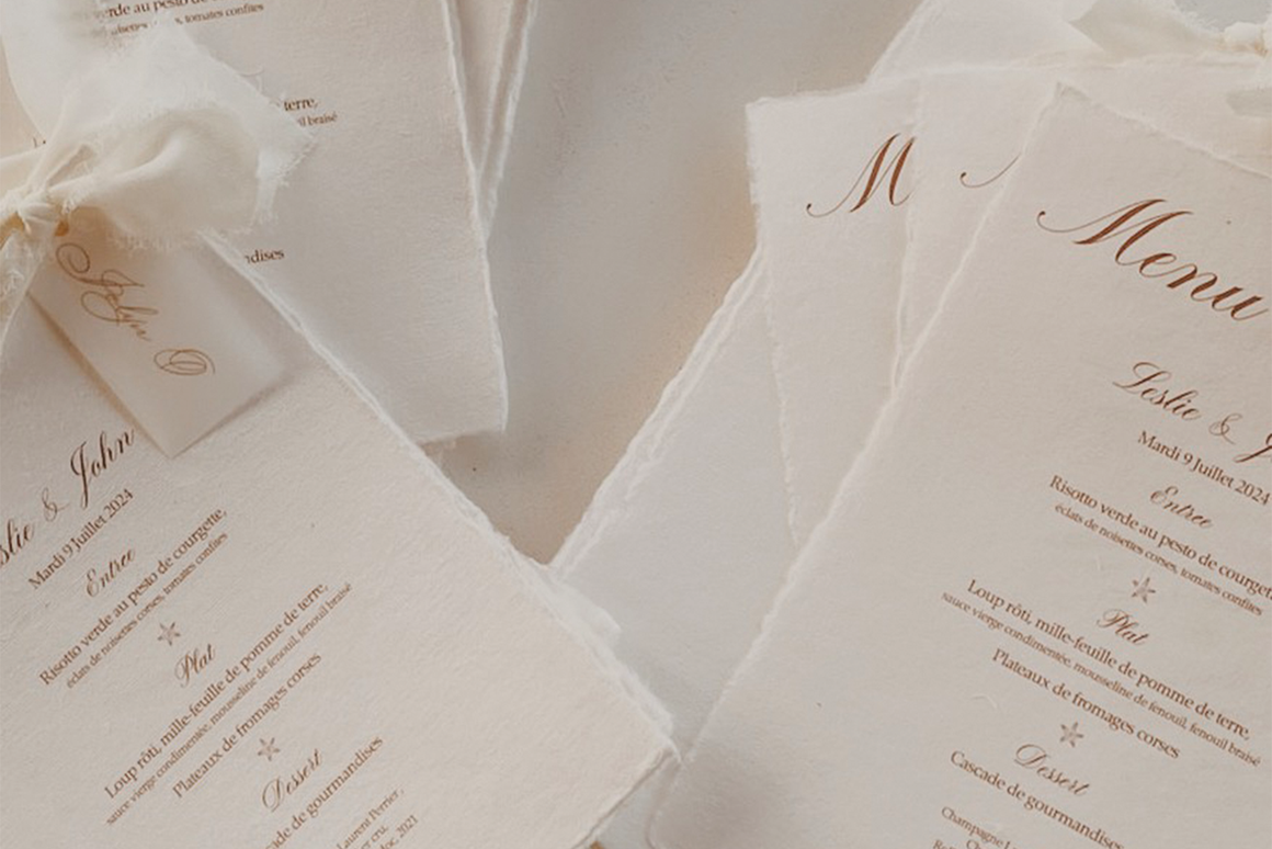 Menu de mariage personnalisé sur papier texturé haut de gamme