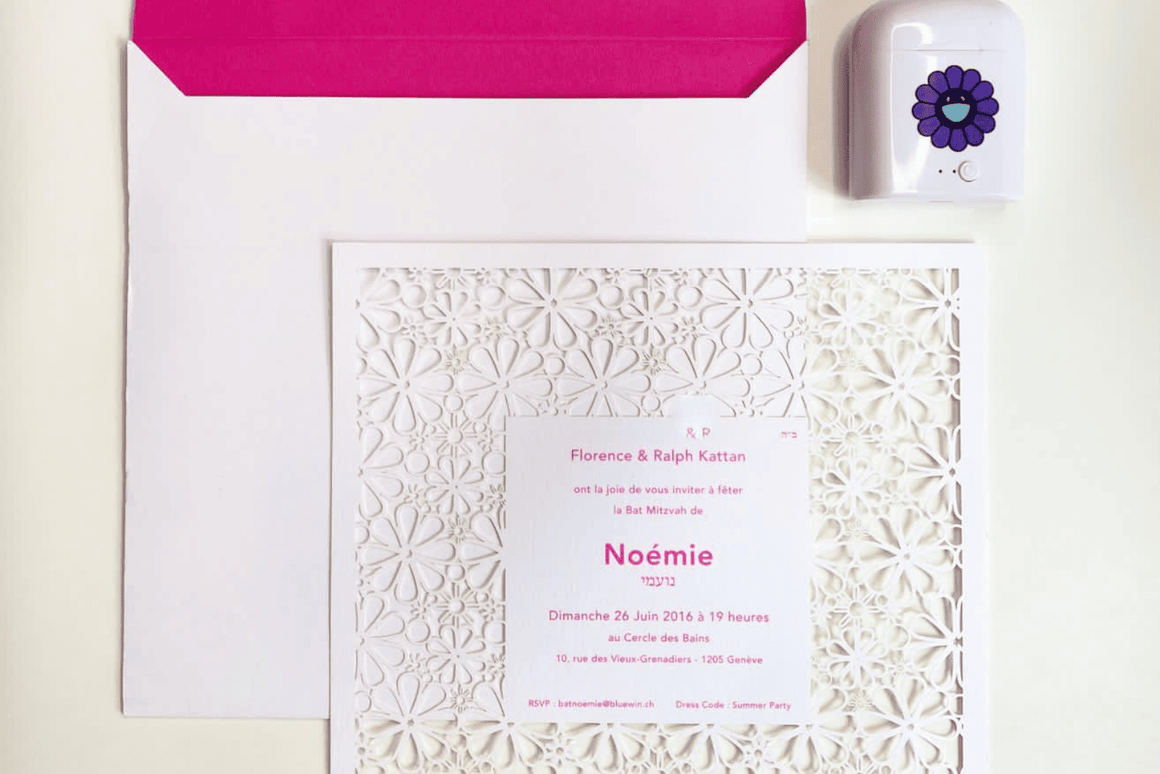 Fleurs pop — Invitation en découpe laser, création sur mesure BL Créations Paris